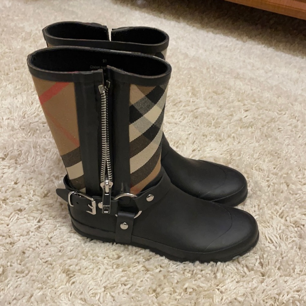 Strap Detail House Check Rubber Rain Boots